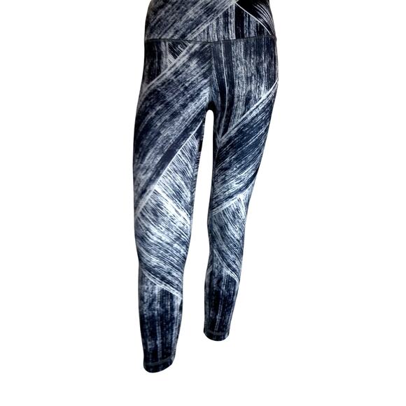 lululemon athletica Pants - Lululemon Wunder Under Crop II Leggings Heat Wave Black White Full-On Luon Sz 4